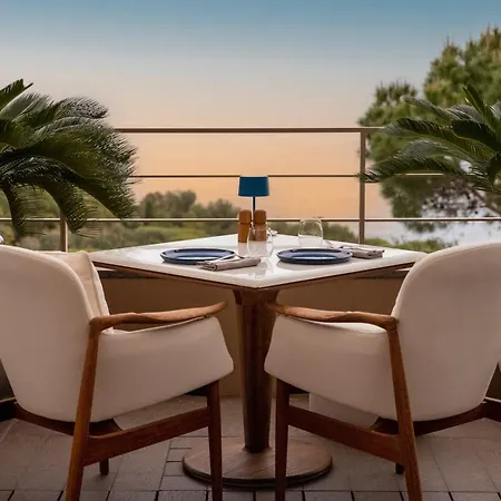 La Reserve - Hotel, And