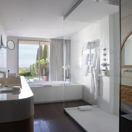 La Reserve - Hotel, And Hotel