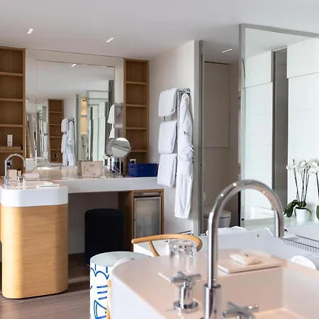 Hotel La Reserve - Hotel, And 5*