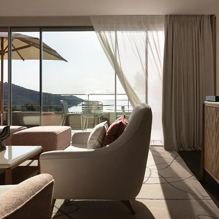 La Reserve - Hotel, And 5*